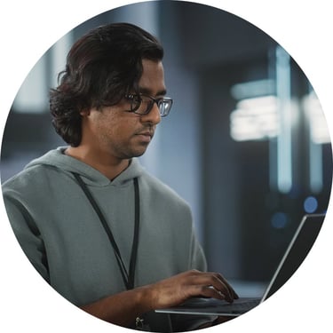 An employee uses Microsoft Priva to evaluate where personal data is stored, how it moves across the organization, and how trends evolve over time, enabling proactive data governance, enhanced privacy compliance, and reduced risk of data exposure.