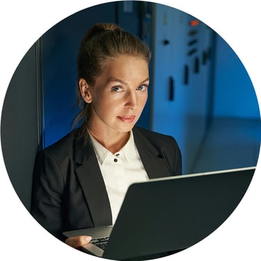 A SOC analyst uses Microsoft Sentinel to detect threats in real time while minimizing alert fatigue with more accurate, AI-driven threat detection and prioritization.