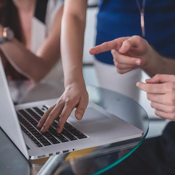 An employee uses SharePoint Online to build engaging sites and portals, connecting teams to valuable expertise, centralized content, actionable insights, and collective knowledge, fostering collaboration and driving informed decision-making across the organization.