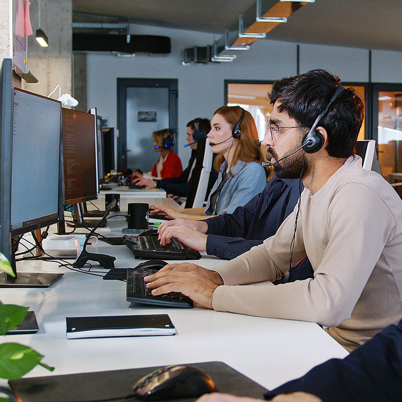 Employees stay focused on their desktops as Microsoft Agent 365 helps IT and business leaders govern the AI agents working behind the scenes to support productivity, security, and control.