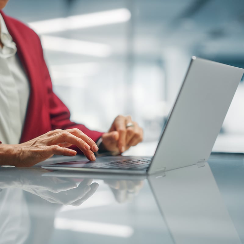 A SOC analyst uses Microsoft Security Copilot to rapidly analyze alerts and security telemetry, allowing the team to prioritize threats and respond more efficiently.